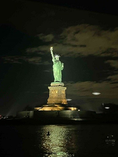 statue